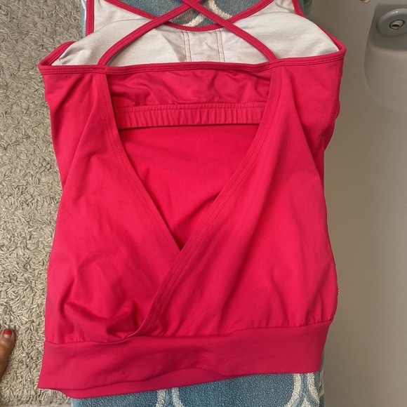 🌺🌺🌺TONIC TANK TOP SIZE SMALL COLOUR BERRY RED, RARELY WORN, LIKE NEW! - Picture 10 of 13